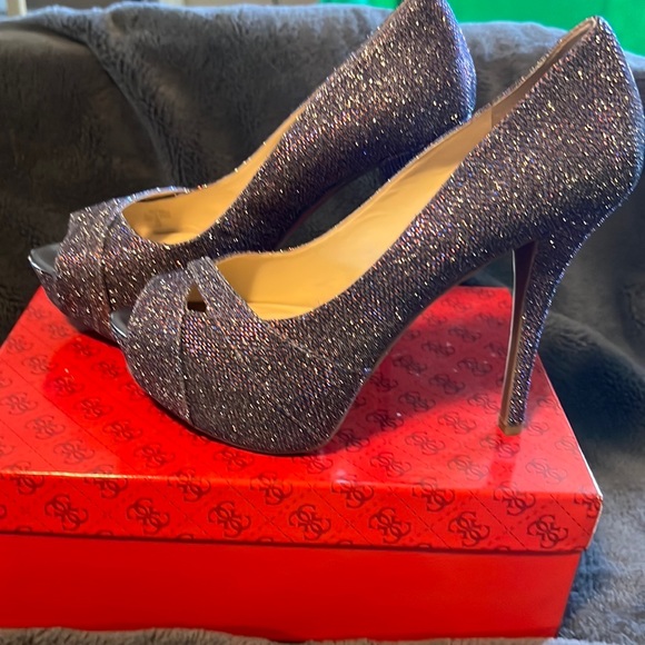 Guess women’s high platform heels - Picture 4 of 5